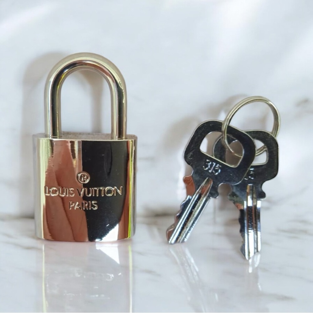 LAST ONE! Louis Vuitton PadLock Lock & 2 Keys Brass Shiny Silver Number 315 - Picture 3 of 8